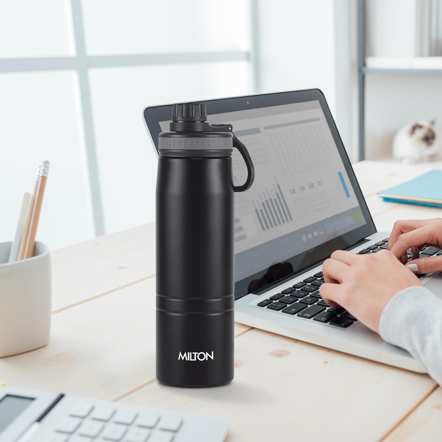Milton Sparkle 600 Thermosteel Water Bottle with Easy Sip Cap and Handle, 625 ml, Vacuum Insulated Stainless Steel, Hot and Cold, On The Go Bottle for Office College, Black