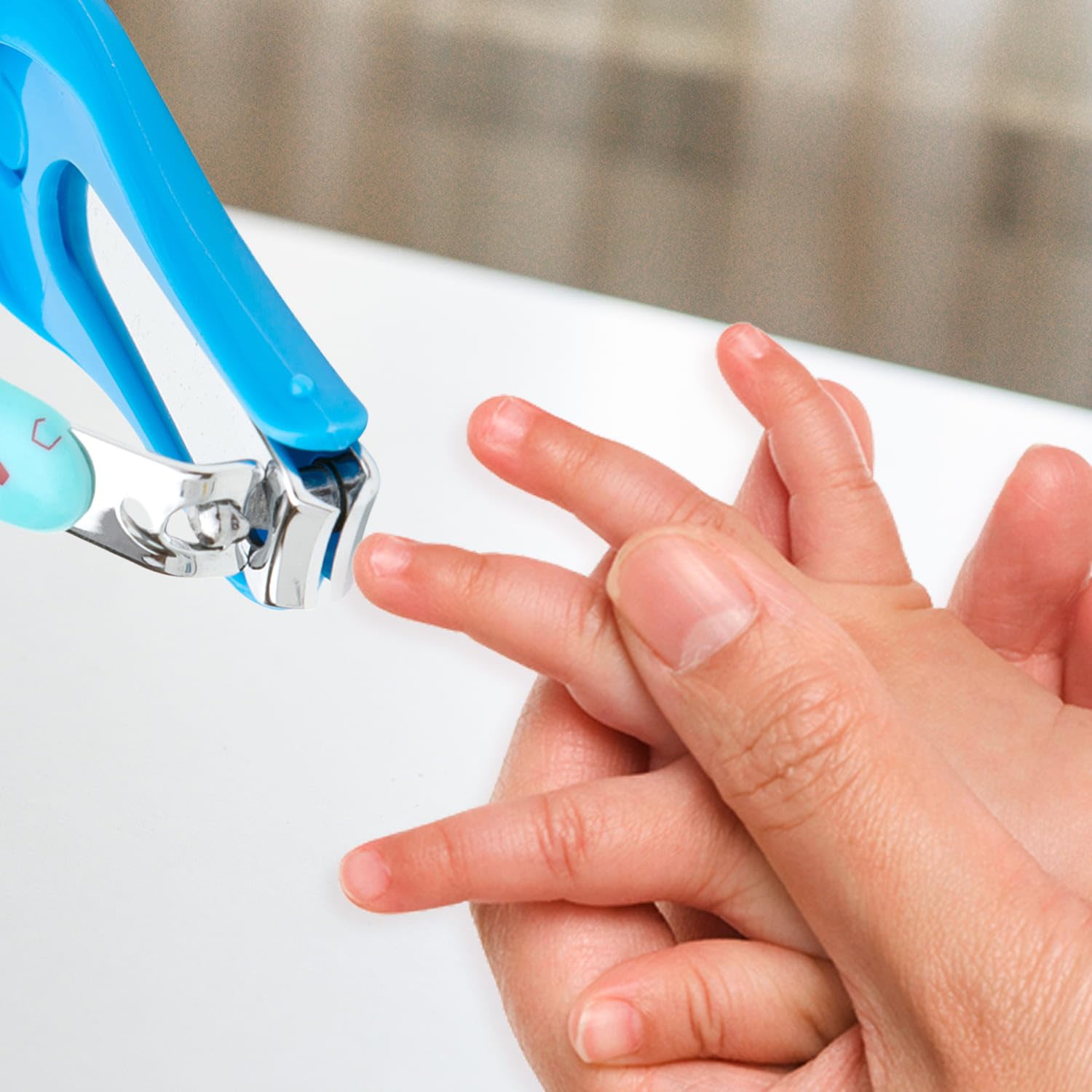 Mee Mee Gentle Nail Clipper With Skin Guard